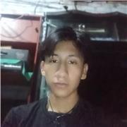 Profesor que enseña a menores de 18 años